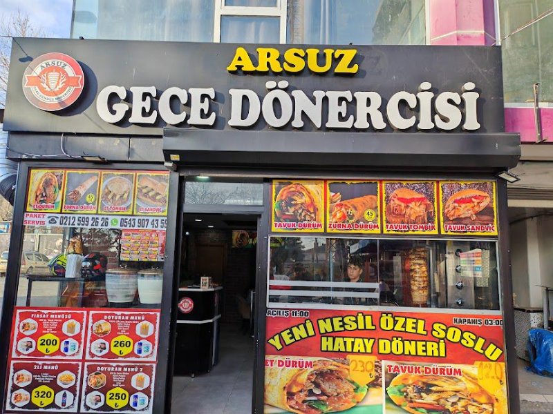 Arsuz gece dönercisi