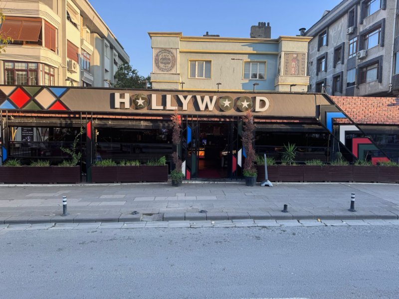 Hollywood cafe